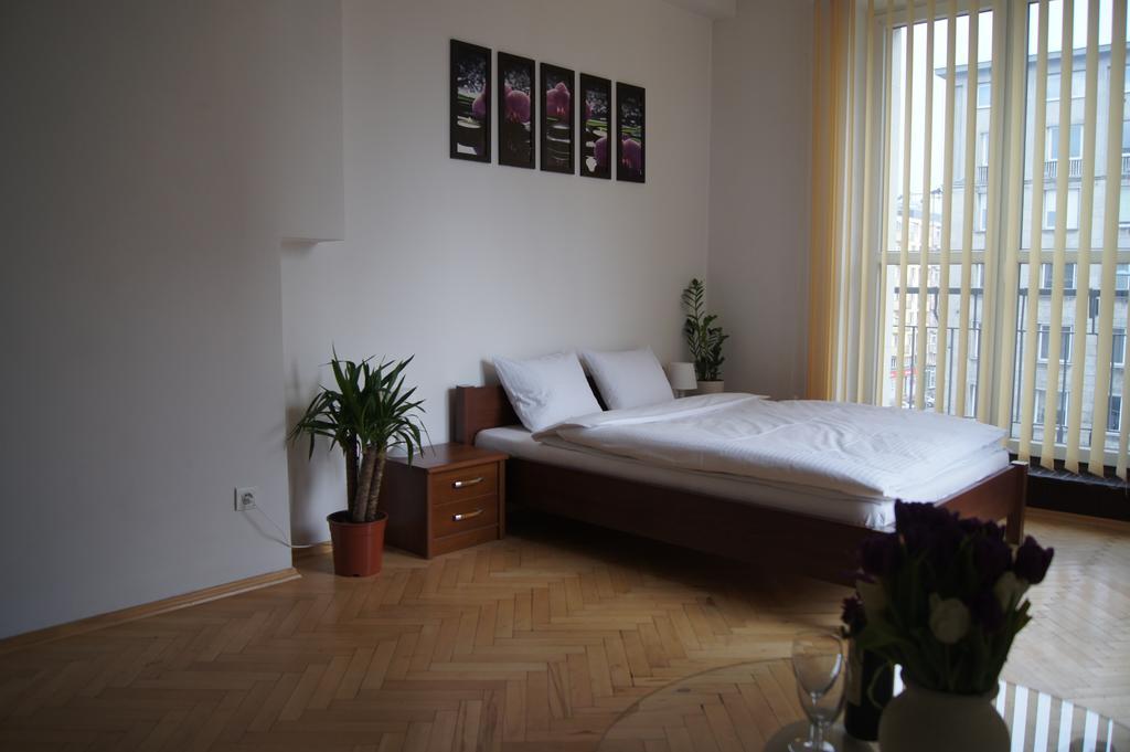 Krucza By Rental Apartments Warschau Buitenkant foto
